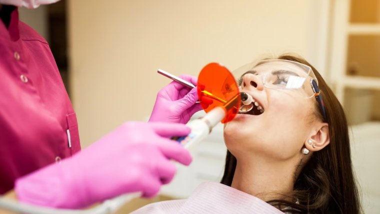 WHAT TO EXPECT WHEN HAVING A DEEP CLEANING AT THE DENTIST